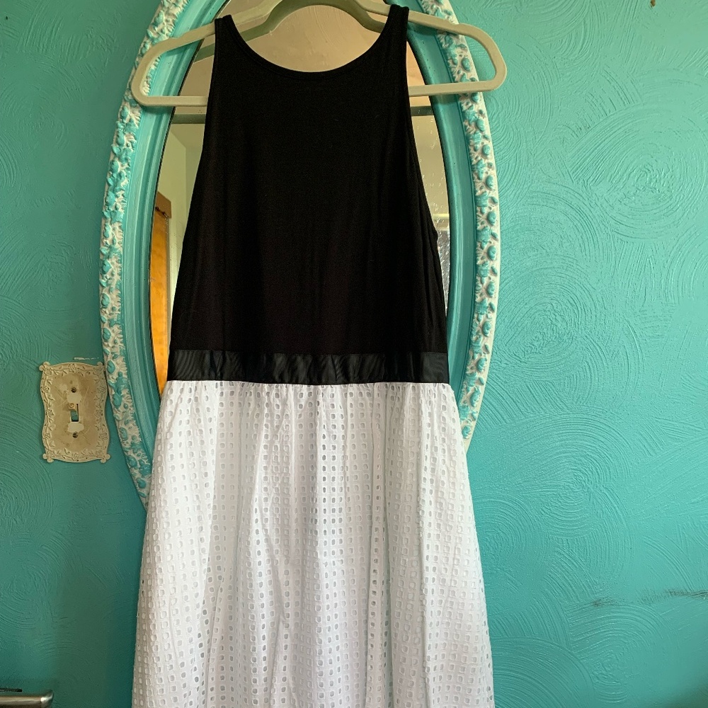 Black and White dress by Heidi Weisel